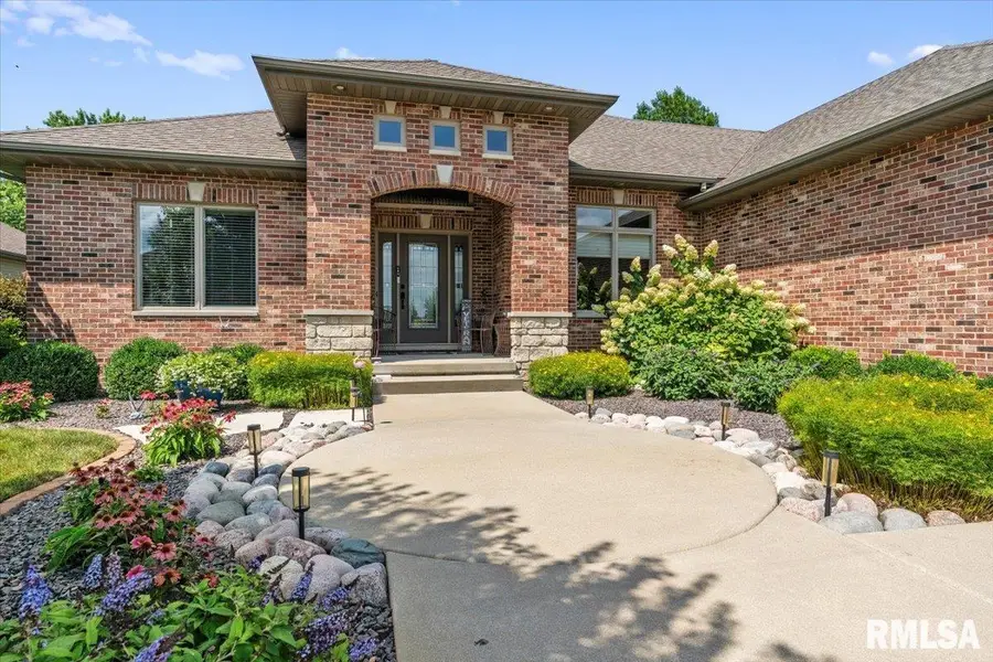 1809 Forest Glen Street, Chatham, IL 62629 - #3