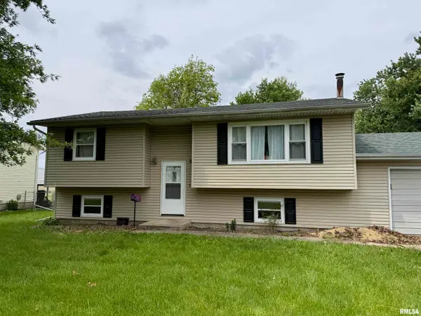 303 S Stockdale Lane, Abingdon, IL 61410