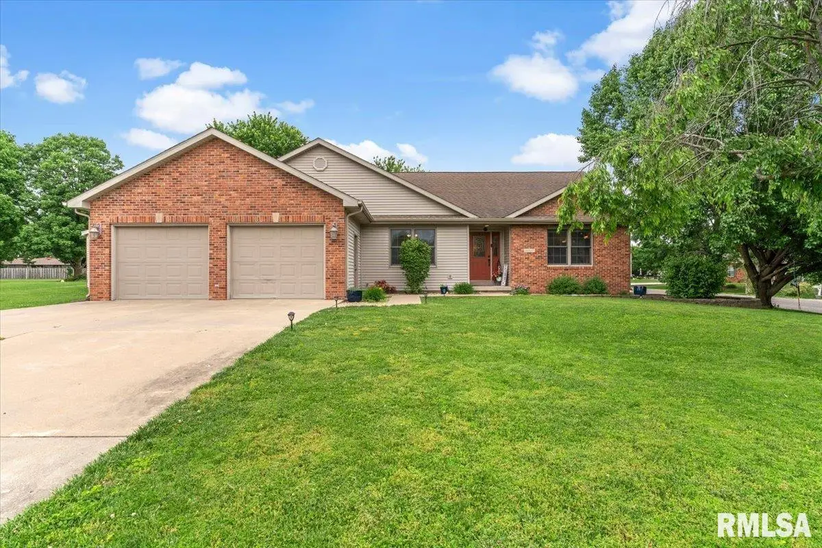 18920 Perry Drive, Virden, IL 62690 - #1