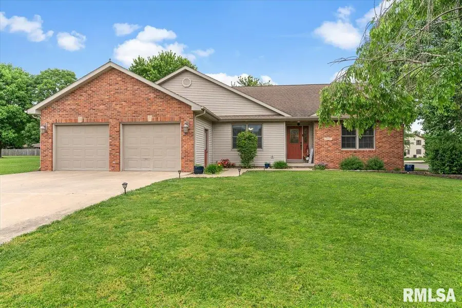 18920 Perry Drive, Virden, IL 62690 - #2