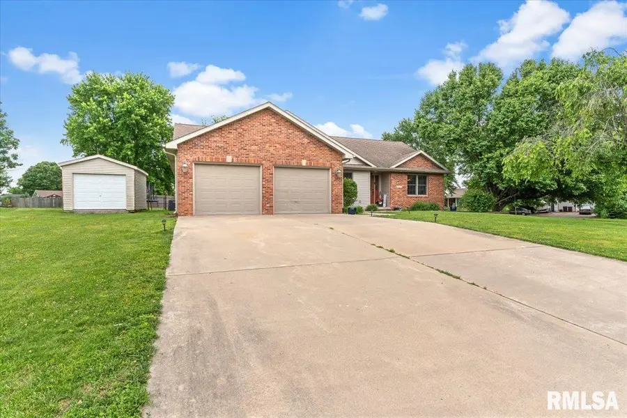 18920 Perry Drive, Virden, IL 62690 - #3