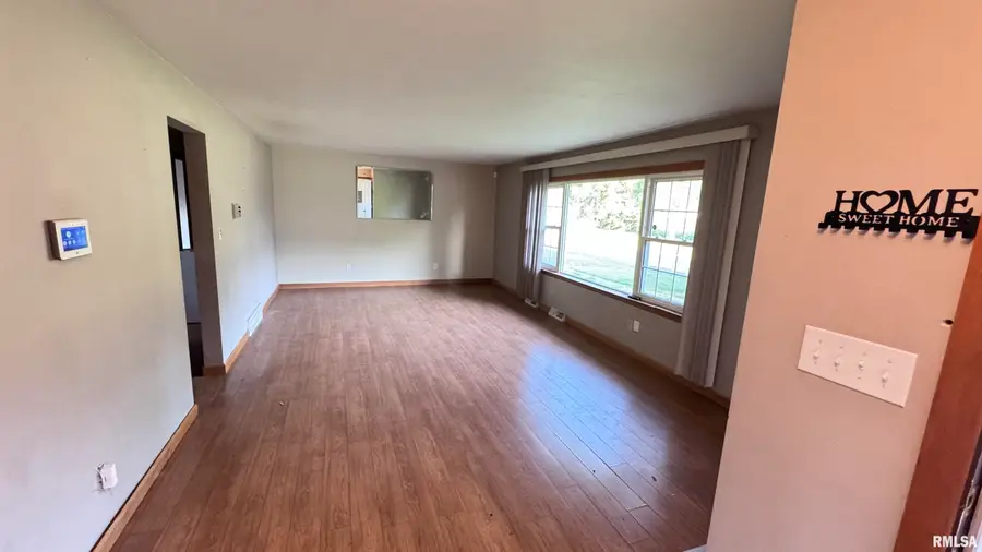 3131 E Enos Avenue, Springfield, IL 62702 - #2