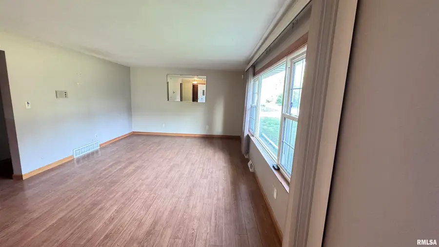 3131 E Enos Avenue, Springfield, IL 62702 - #3