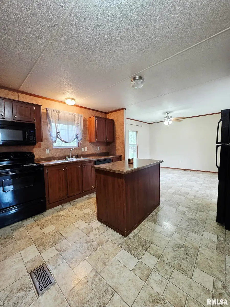 328 Royal Oaks Drive, Quincy, IL 62305 - #3
