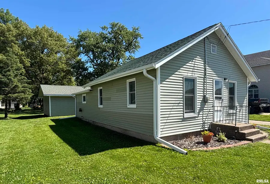 209 W C Street, Alpha, IL 61413 - #3