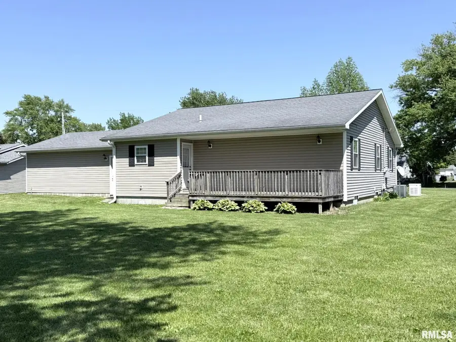 814 S Market Street, Knoxville, IL 61448 - #3