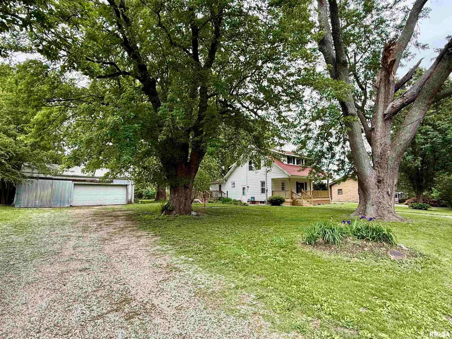 425 Elm Street, Victoria, IL 61485 - #2