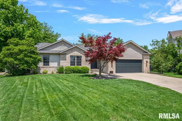 202 Huntington Road, Chatham, IL 62629