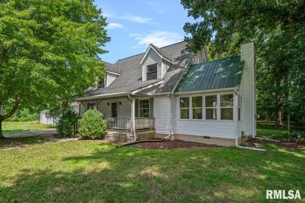 9127 E Loami Road, Loami, IL 62661