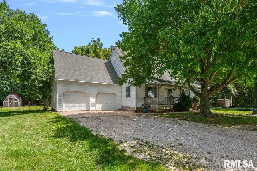 9127 E Loami Road, Loami, IL 62661 - #3