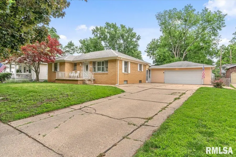 2424 Holmes Avenue, Springfield, IL 62704-4633 - #3