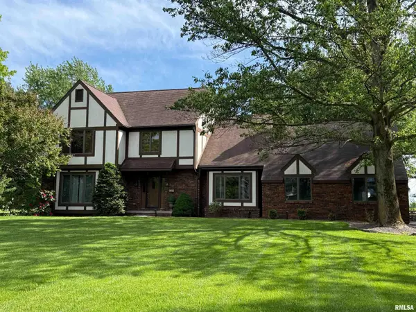107 Edlen Lane Drive, Jacksonville, IL 62650