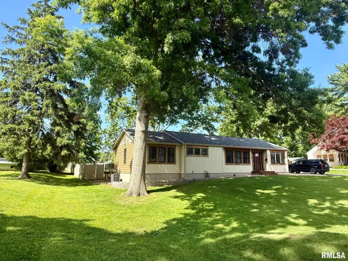27 Circle Drive, Springfield, IL 62703 - #1