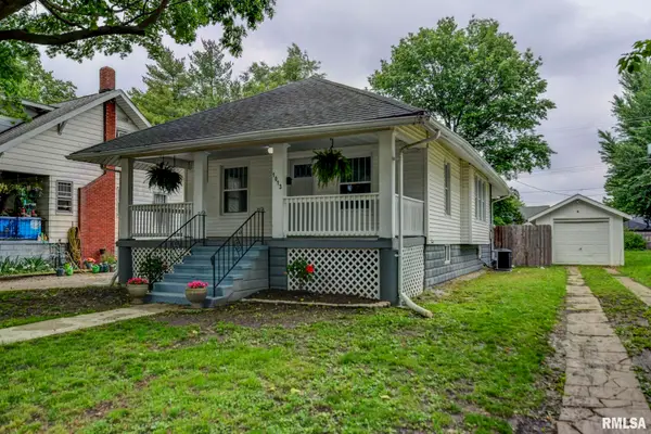 1013 W Vine Street, Taylorville, IL 62568