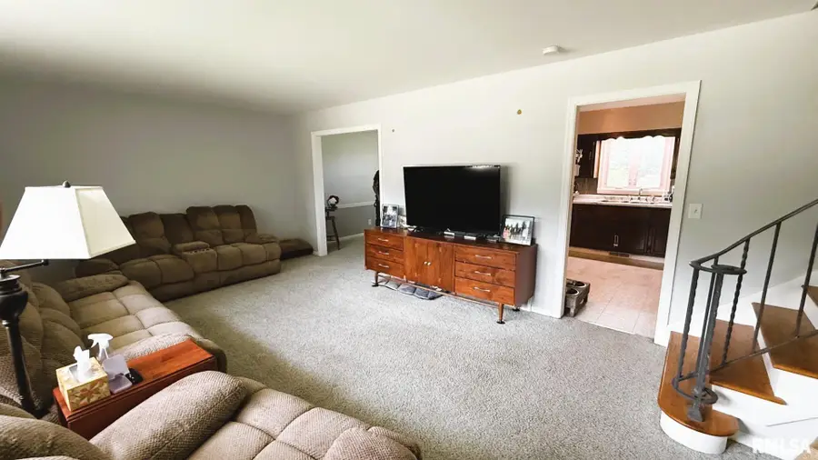 69 Nottingham Road, Springfield, IL 62704 - #3