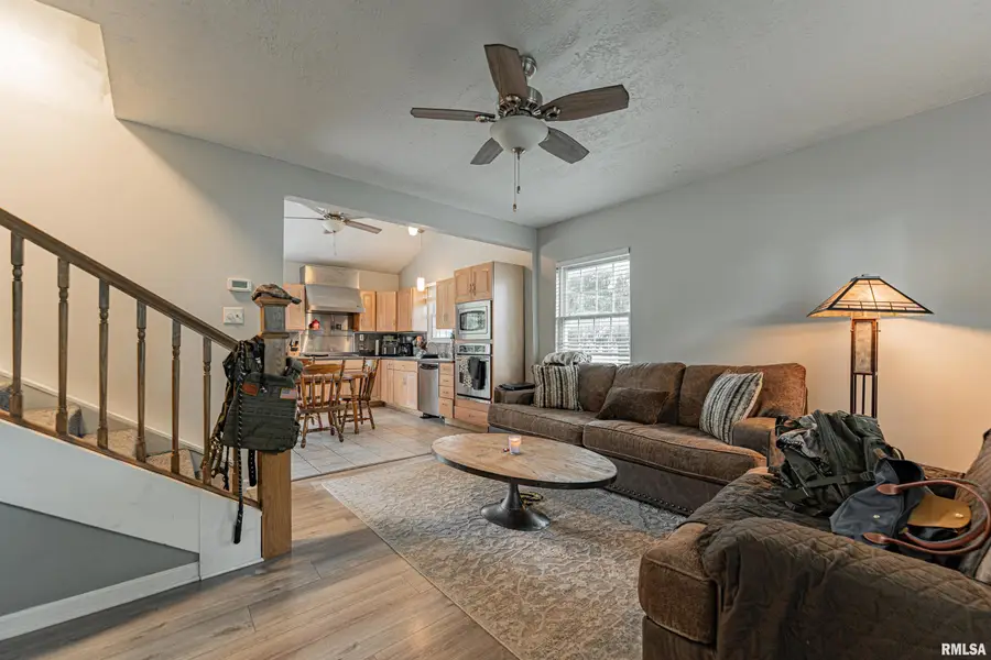 264 E Main Street, Warrensburg, IL 62711 - #3