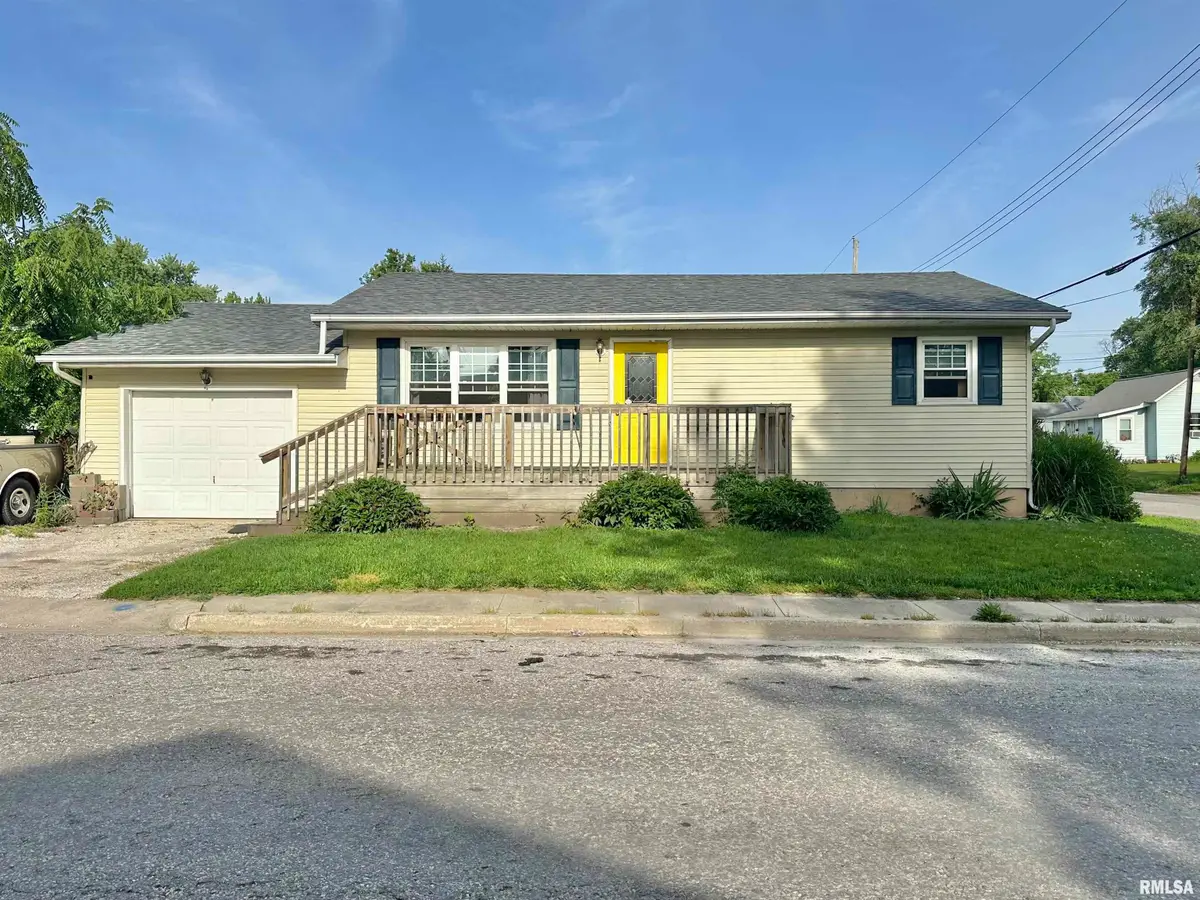 525 N Illinois Street, Pittsfield, IL 62363 - #1