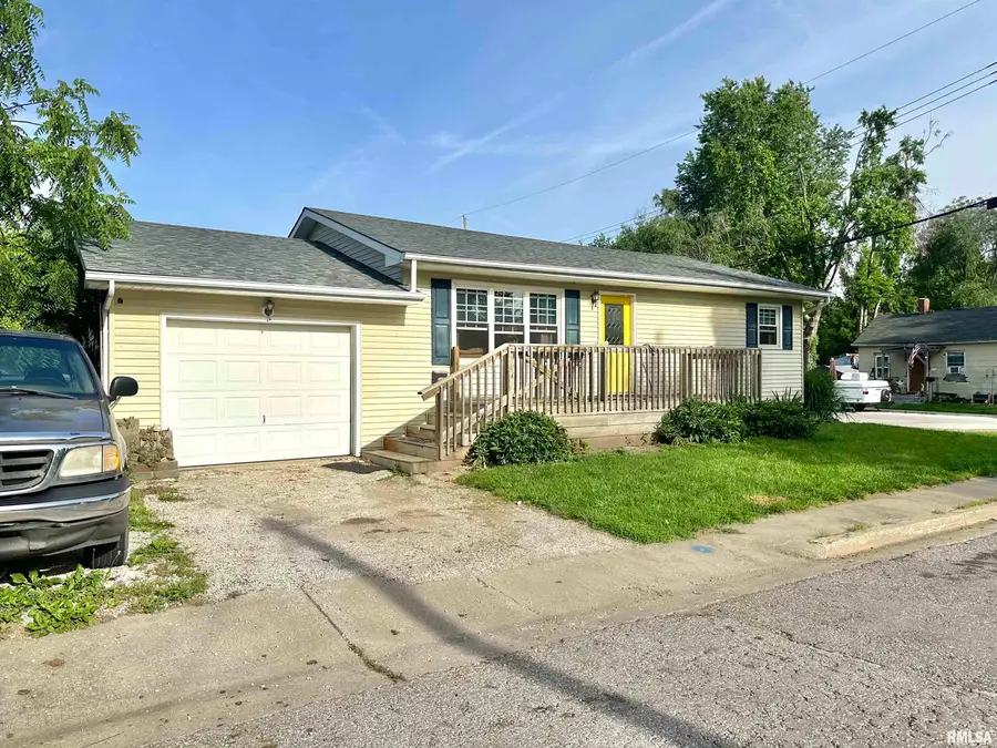 525 N Illinois Street, Pittsfield, IL 62363 - #2
