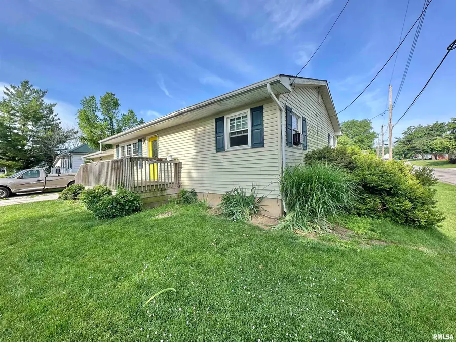 525 N Illinois Street, Pittsfield, IL 62363 - #3