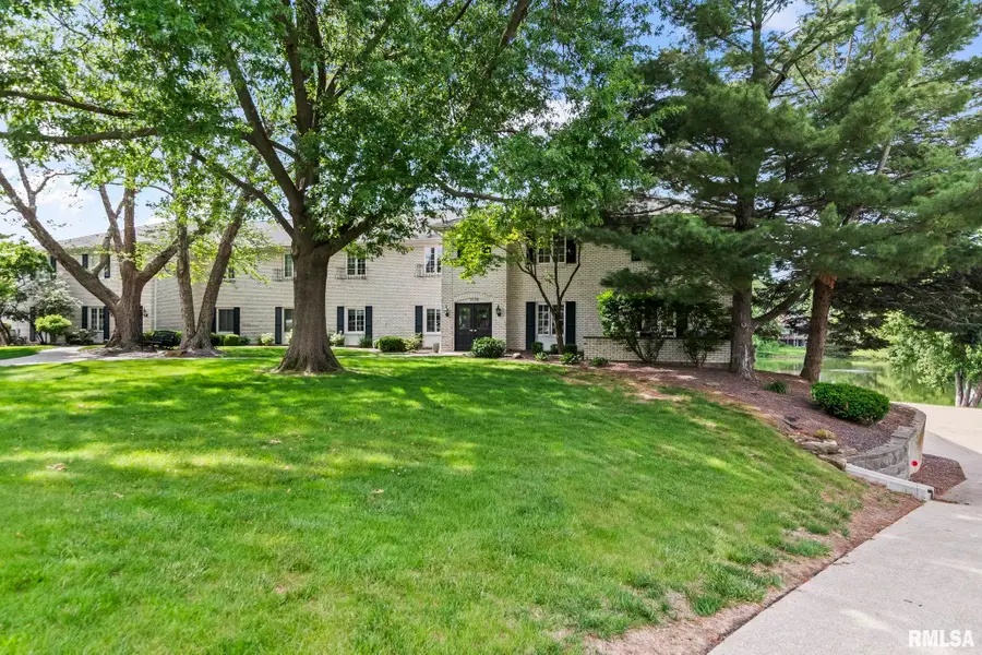 3136 Huntington Woods Drive #E, Springfield, IL 62704 - #3