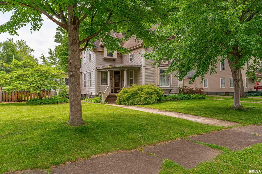 329 6th Street, Lincoln, IL 62656 - #2