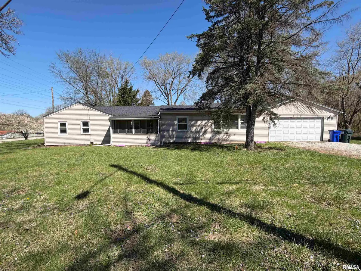 616 E Hays Avenue, Decatur, IL 62526 - #1