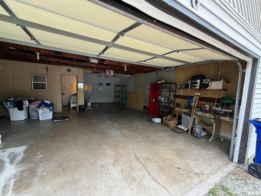 616 E Hays Avenue, Decatur, IL 62526 - #2