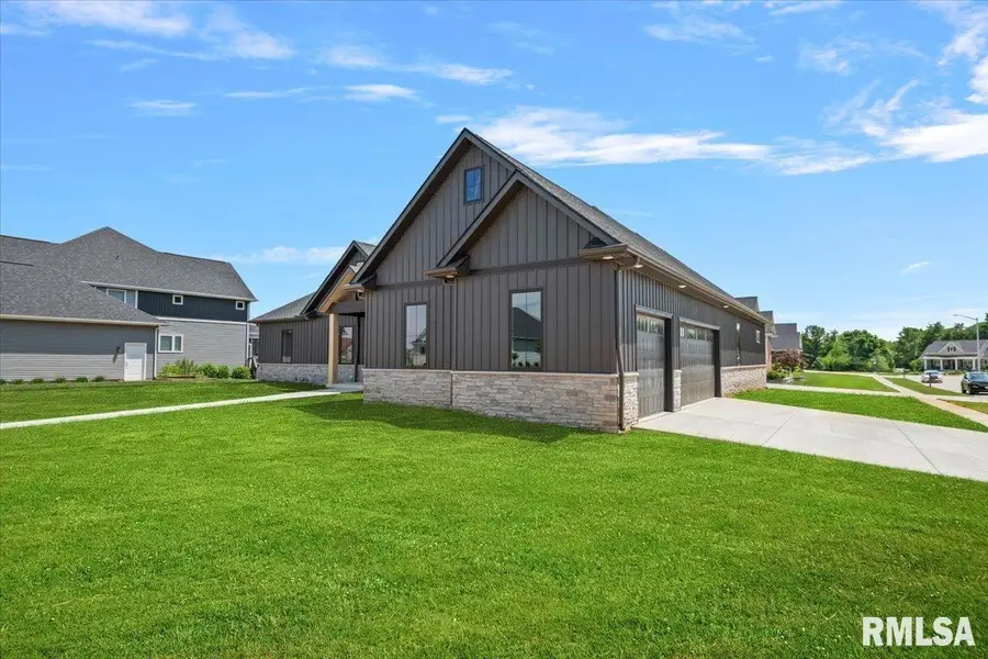 4712 Berkshire Crossing, Springfield, IL 62711 - #3