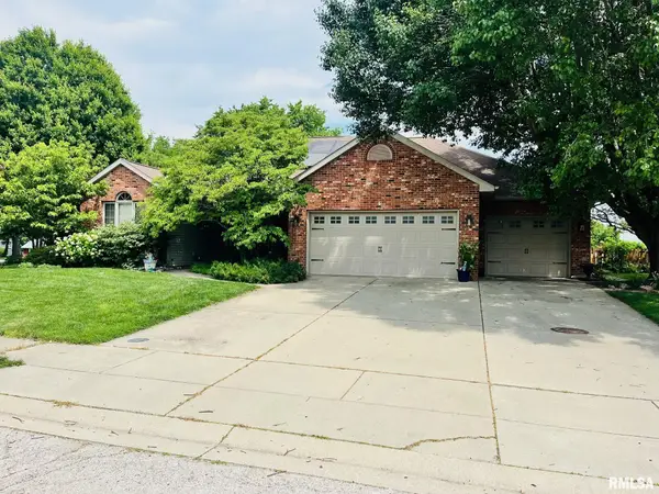 38 Maplehurst Drive, Rochester, IL 62563