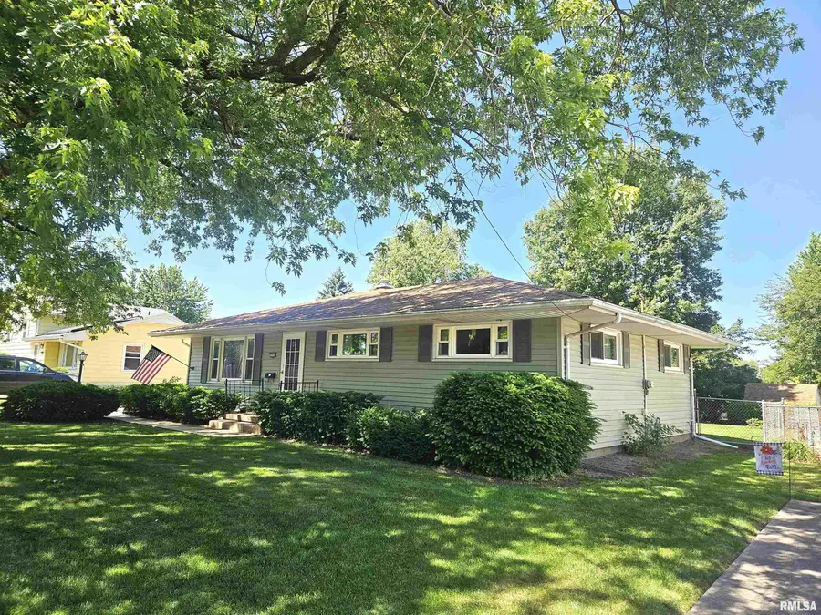 954 Hawkinson Avenue, Galesburg, IL 61401 - #3