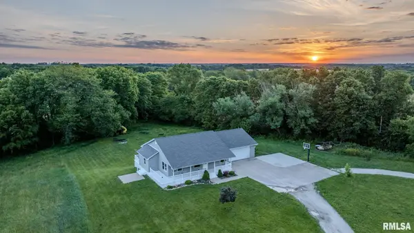 1447 N 200th Avenue, Plainville, IL 62360