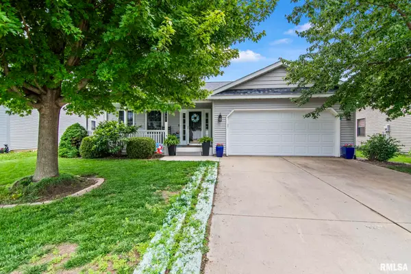 411 Pine View Drive, Auburn, IL 62615