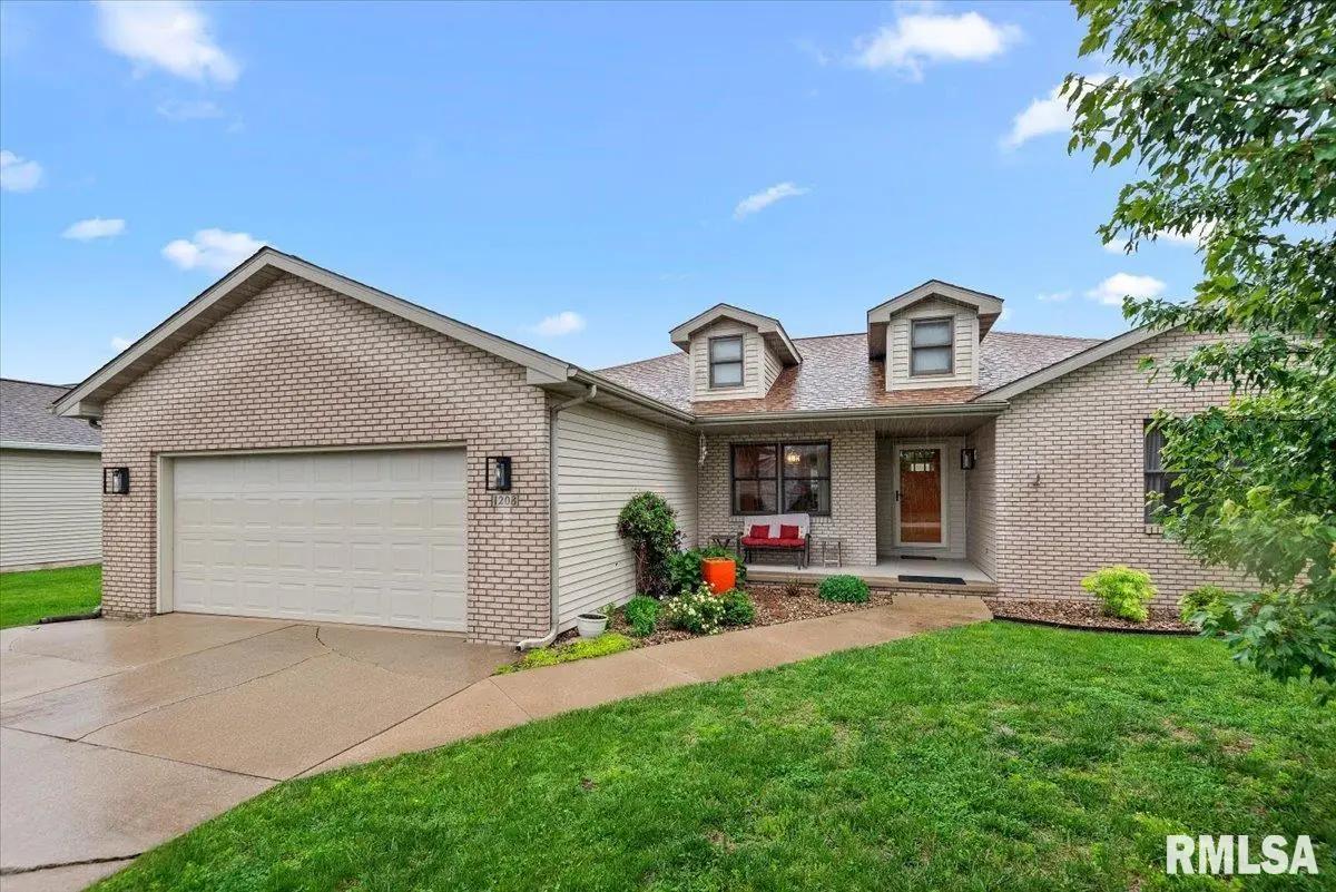 1208 Oakbrook Avenue, Chatham, IL 62629 - #1