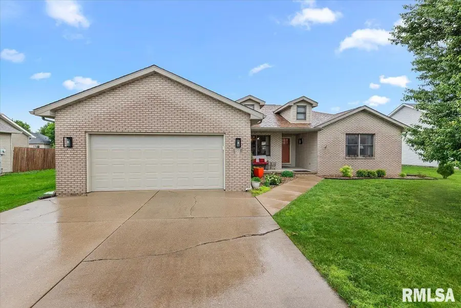 1208 Oakbrook Avenue, Chatham, IL 62629 - #2