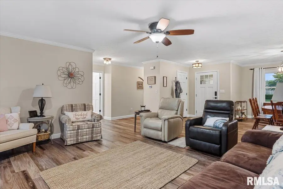 1208 Oakbrook Avenue, Chatham, IL 62629 - #3