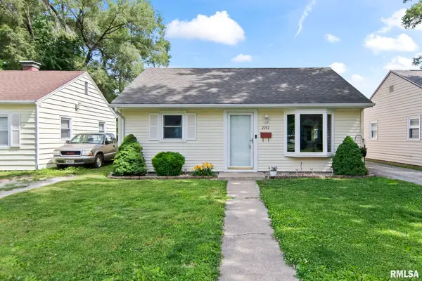 2253 E Converse Avenue, Springfield, IL 62702