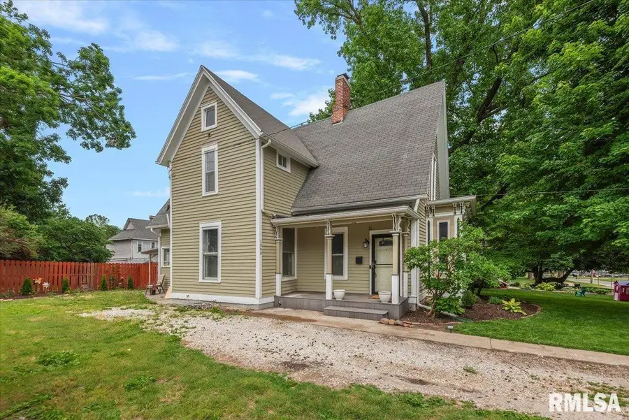 1008 Grove Street, Jacksonville, IL 62650 - #2
