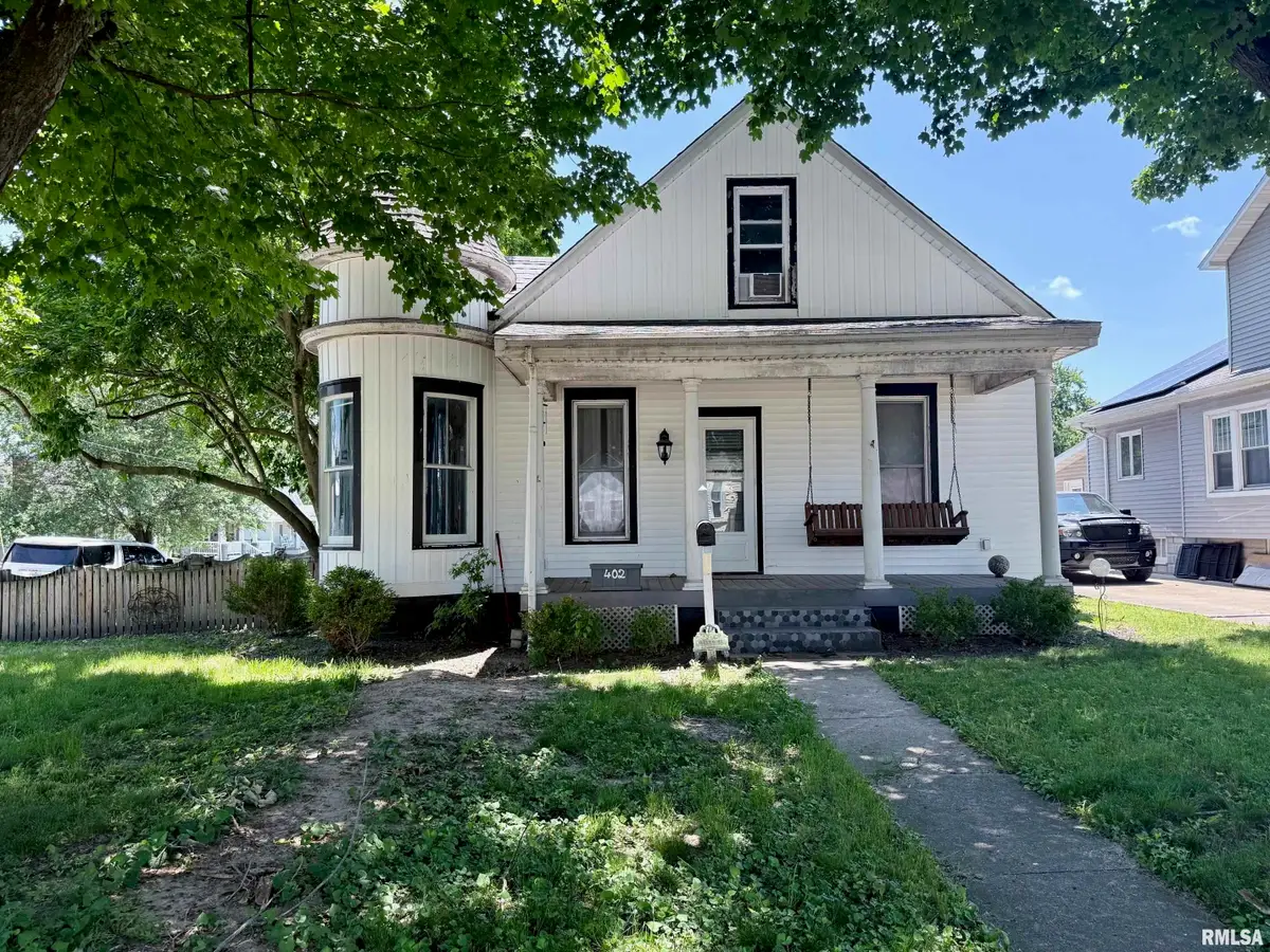 402 W 2nd Street, Taylorville, IL 62568 - #1
