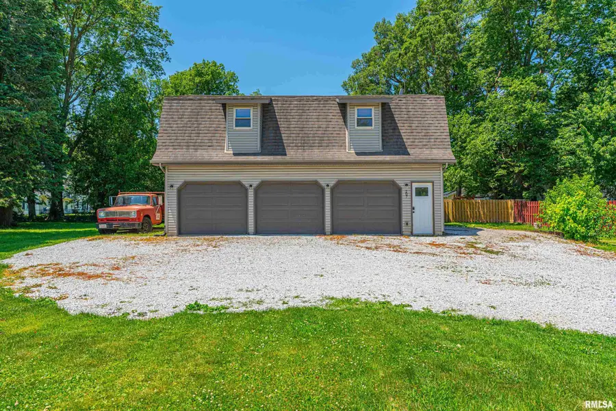 207 S Stewart Street, McLean, IL 61754 - #2
