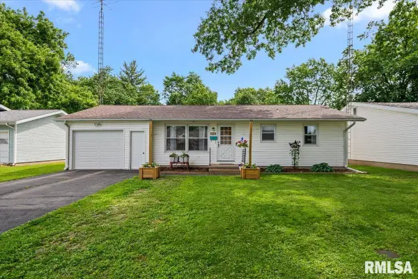 216 N Oak Street, Nokomis, IL 62075
