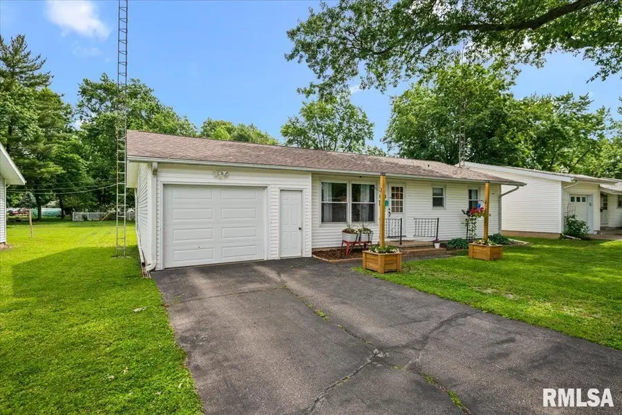 216 N Oak Street, Nokomis, IL 62075 - #2