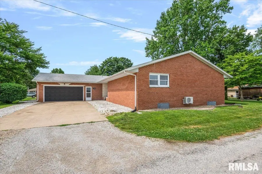 1136 Henkle Drive, Pawnee, IL 62558 - #2