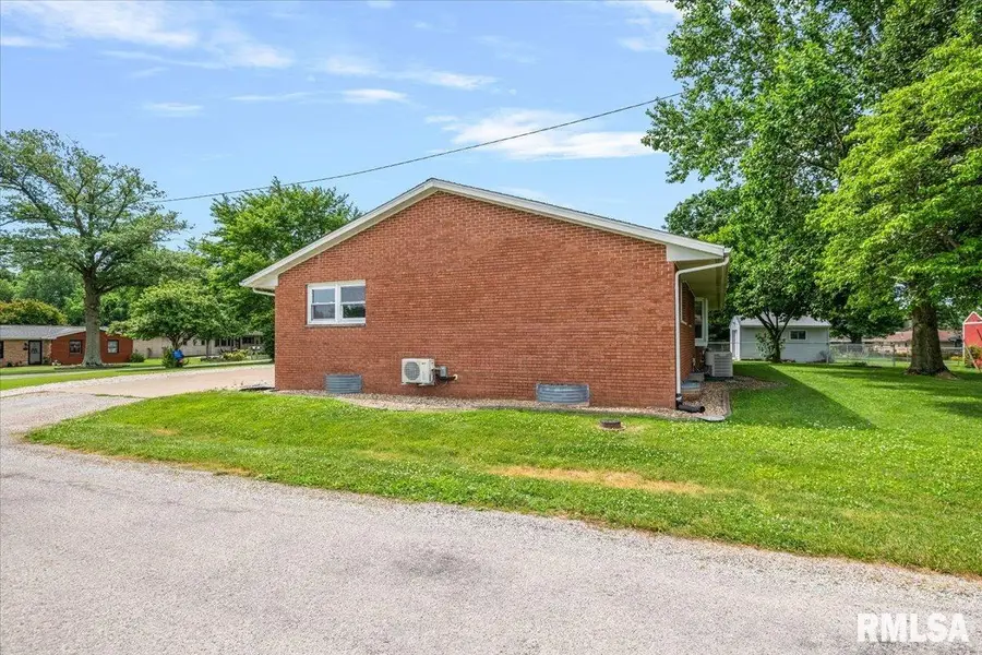 1136 Henkle Drive, Pawnee, IL 62558 - #3