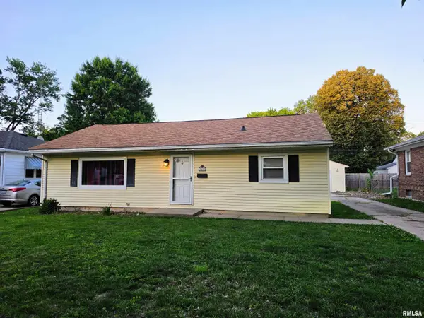 2422 S Whittier Avenue, Springfield, IL 62704