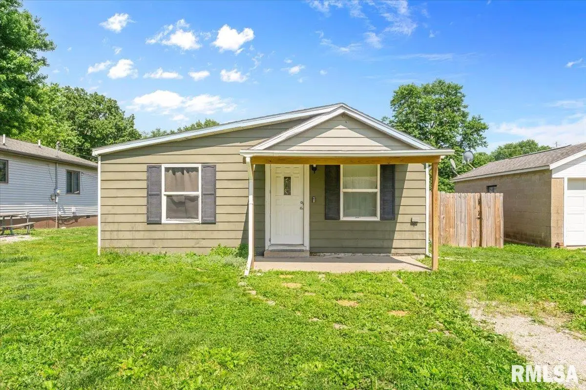 703 N 5th Street, Auburn, IL 62615 - #1