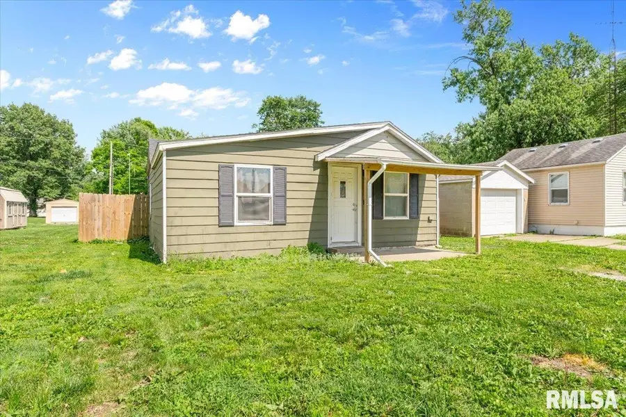 703 N 5th Street, Auburn, IL 62615 - #2
