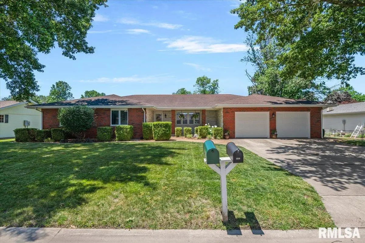 1219 Frisina Street, Pawnee, IL 62558 - #1