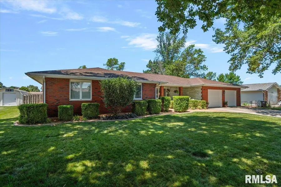 1219 Frisina Street, Pawnee, IL 62558 - #2