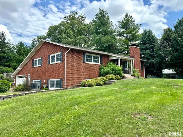 5 Queens Lane, Jacksonville, IL 62650