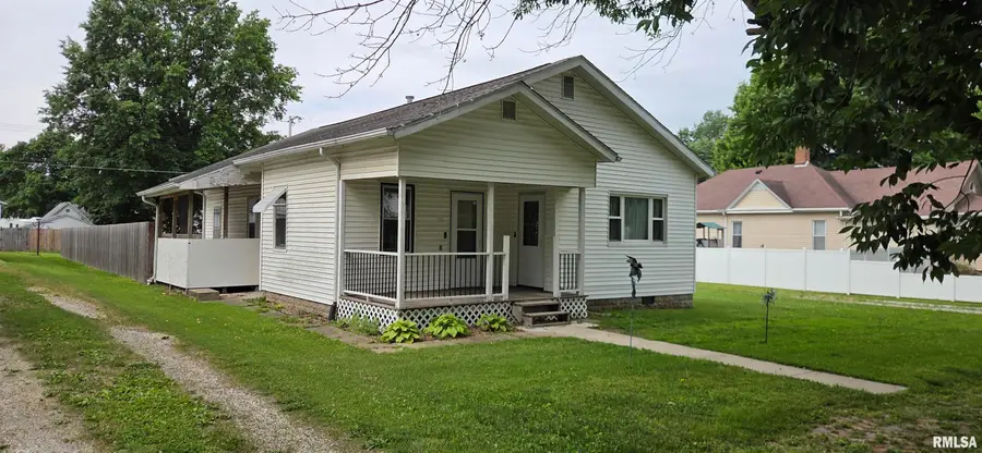 205 E Washington Street, Edinburg, IL 62531 - #2
